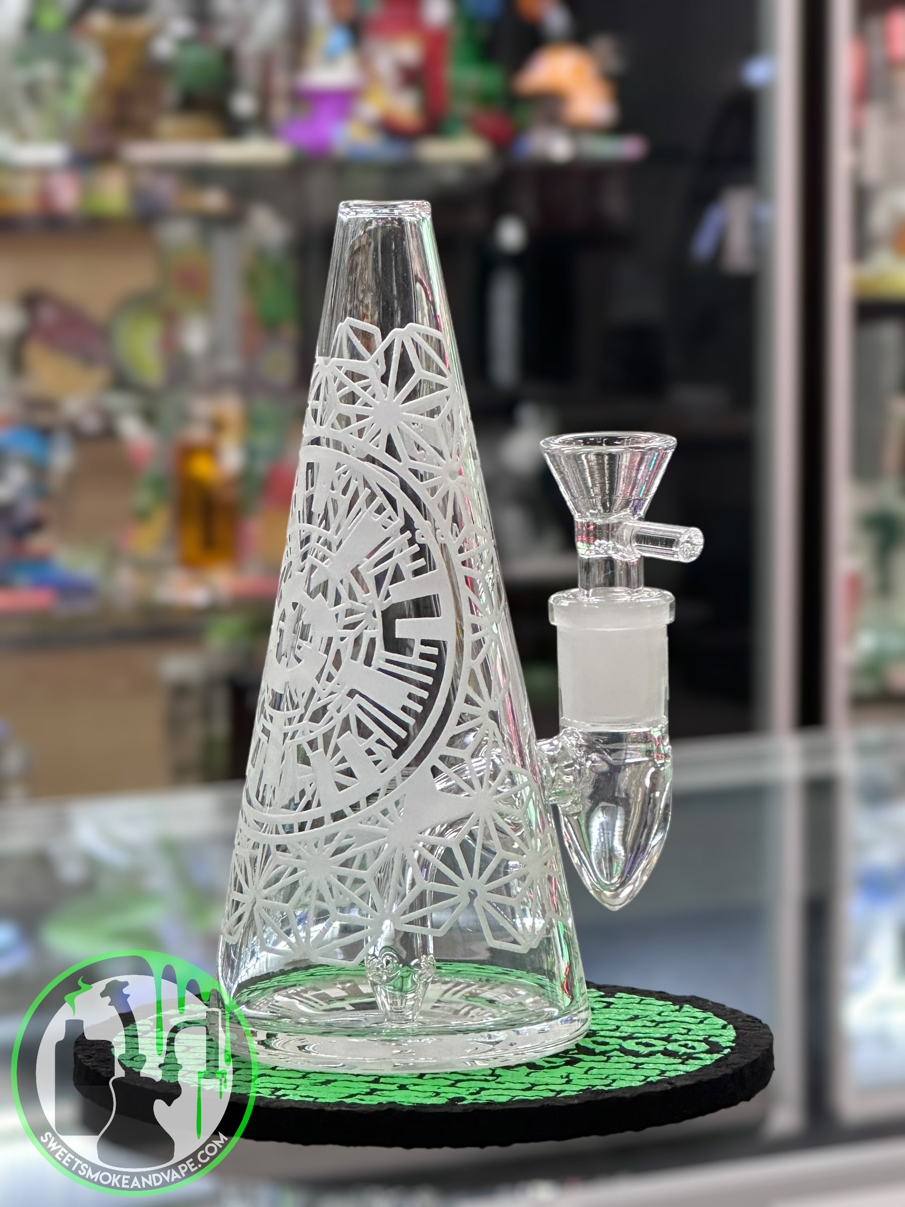 IC Glass - Mandala Engraved Rig 7"