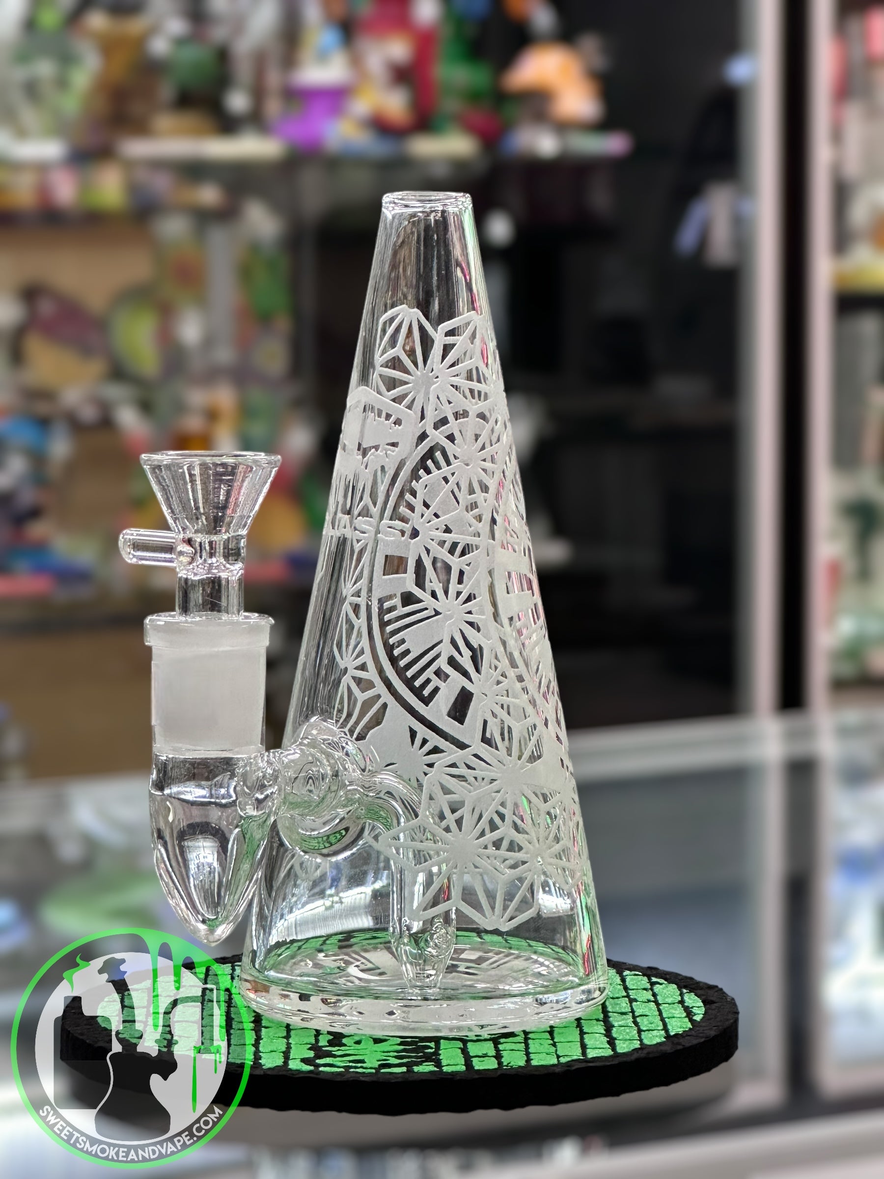 IC Glass - Mandala Engraved Rig 7"